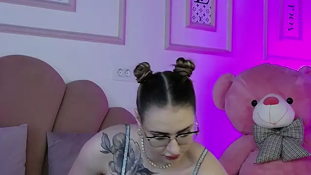 Abby  White online show from 05-17-26, 04:18