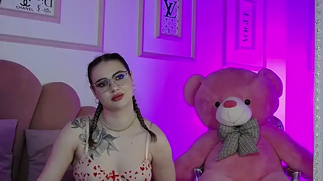 Abby  White online show from 04-18-26, 05:37