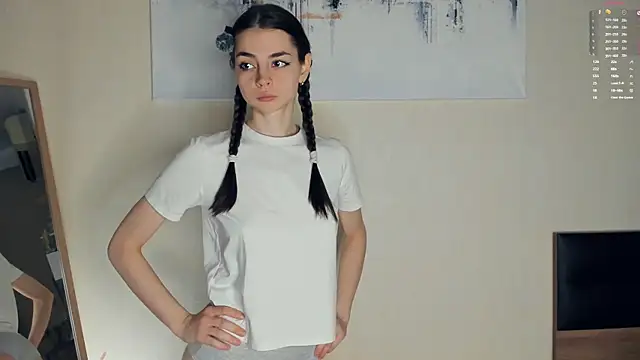 MaryJacksoon online show from 04-12-26, 07:33