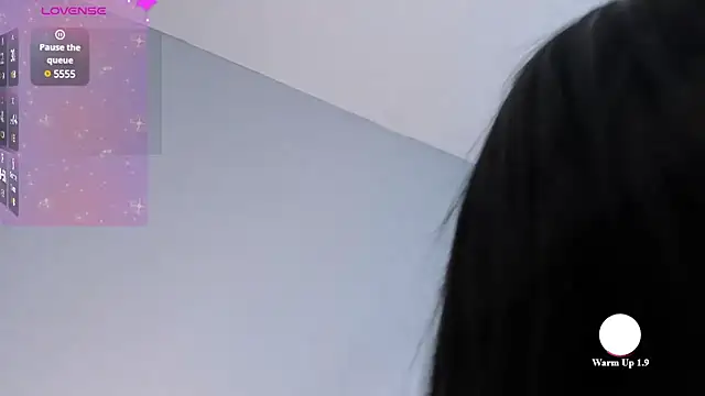  Mia Wallace online show from 02-15-25, 05:39