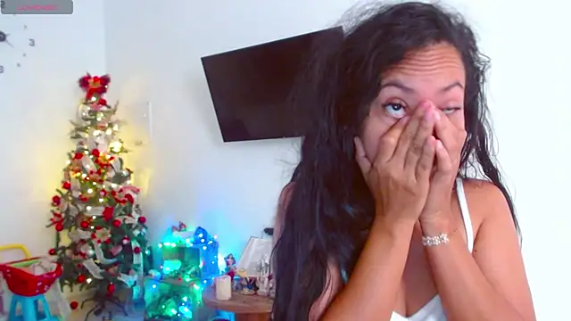 Snapshot of mariamulata chatting on 12-24-24, 12:44 mariamulata online show from 12-24-24, 12:44