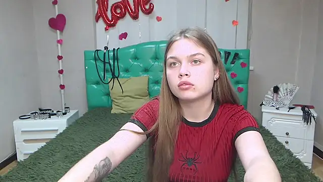 LaraPika online show from 03-18-25, 03:22