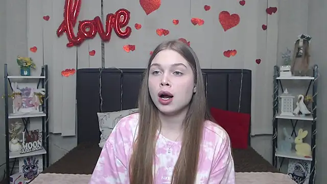 LaraPika online show from 04-22-26, 05:03