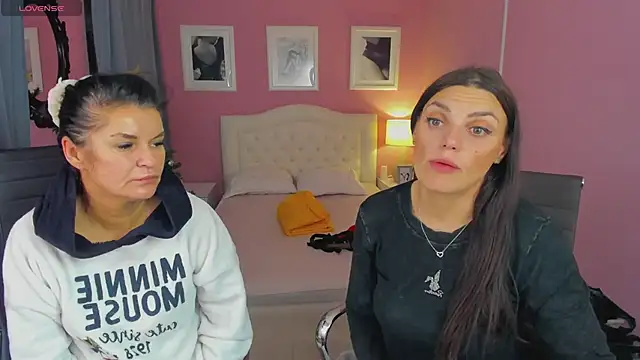 EricaAndPenelopa online show from 01-04-25, 05:16