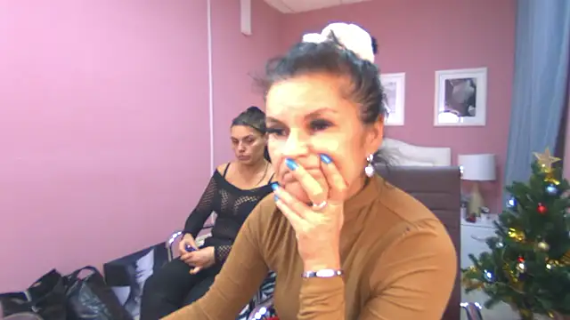 EricaAndPenelopa online show from 12-05-24, 08:38