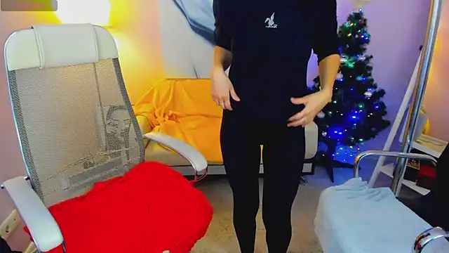 EricaAndPenelopa online show from 12-24-24, 08:49