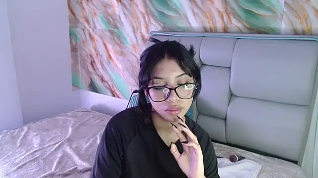 Snapshot of AmberJeong chatting on 02-28-25, 01:58 AmberJeong online show from 02-28-25, 01:58