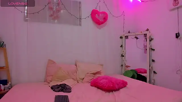 catalina and roger online show from 03-20-25, 01:59