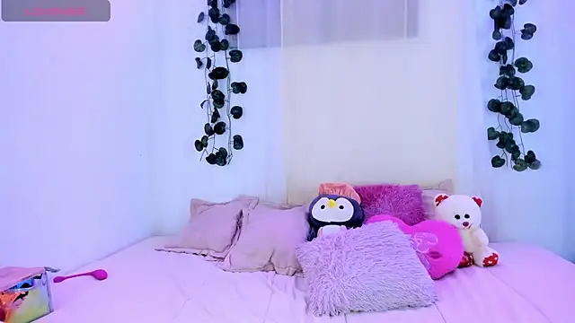 catalina and roger online show from 10-11-25, 03:40