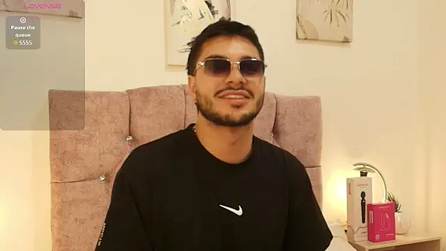 Amadeo Wild online show from 04-15-26, 04:07