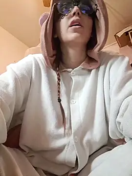 PearMaki online show from 10-10-25, 03:13