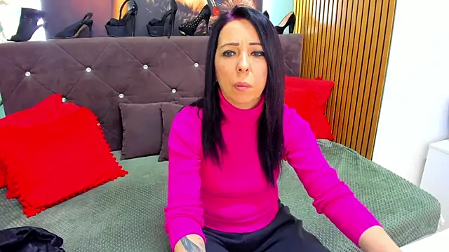 LauraSin online show from 04-02-26, 05:52