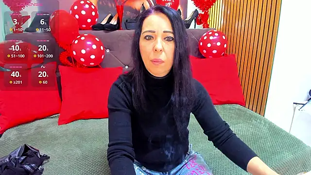 Snapshot of LauraSin chatting on 02-15-26, 05:19 LauraSin online show from 02-15-26, 05:19