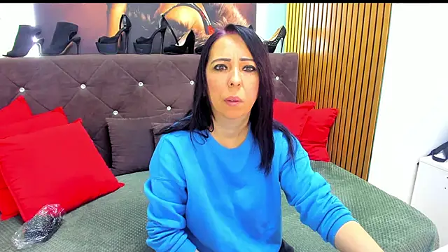 LauraSin online show from 03-25-26, 04:34