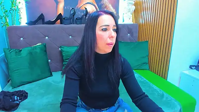 Snapshot of LauraSin chatting on 01-17-26, 04:27 LauraSin online show from 01-17-26, 04:27