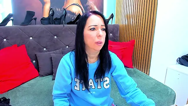 Snapshot of LauraSin chatting on 03-01-26, 04:23 LauraSin online show from 03-01-26, 04:23