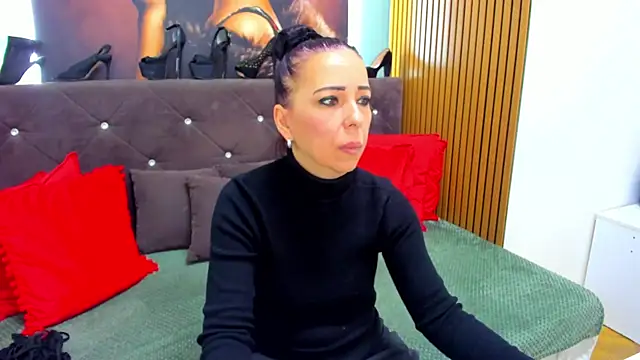 LauraSin online show from 03-28-26, 04:46