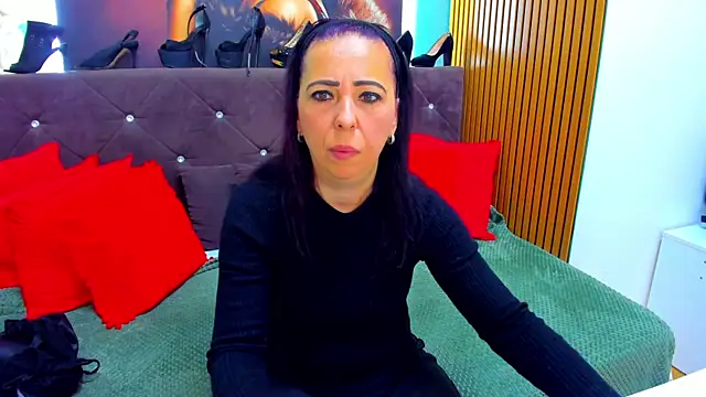 LauraSin online show from 05-01-26, 03:33