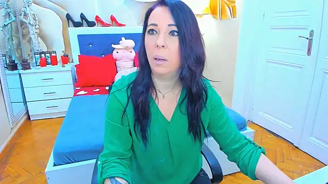 Snapshot of LauraSin chatting on 03-11-25, 04:08 LauraSin online show from 03-11-25, 04:08