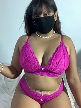 Snapshot of Jeroliee_viyana chatting on 03-09-25, 04:05 Jeroliee viyana online show from 03-09-25, 04:05