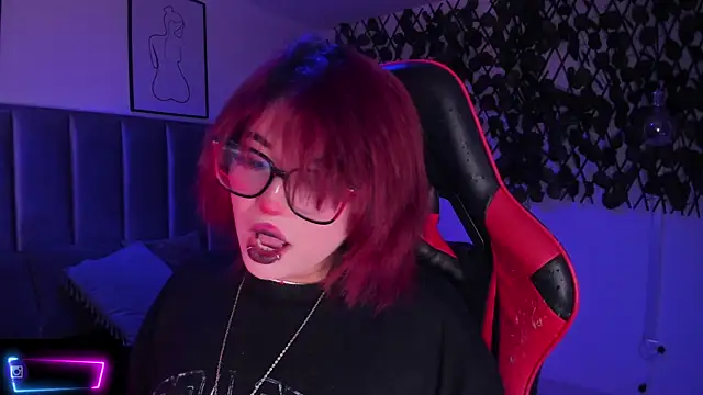 Kitty Gang online show from 10-10-25, 02:23