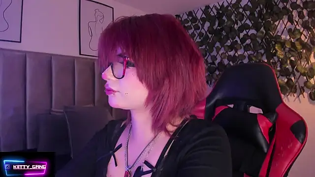 Kitty Gang online show from 09-20-25, 02:49