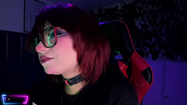 Kitty Gang online show from 10-18-25, 02:02