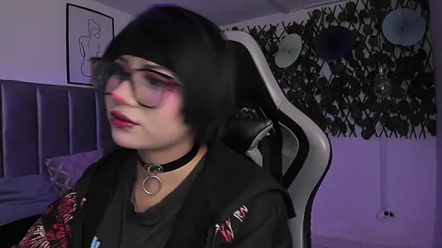 Kitty Gang online show from 04-16-26, 01:06