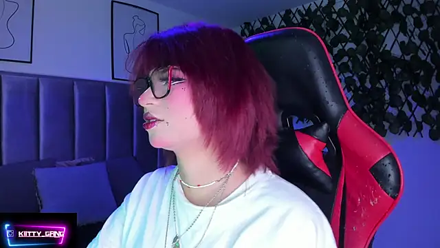 Kitty Gang online show from 10-02-25, 02:37