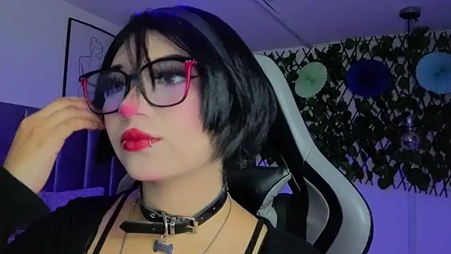 Kitty Gang online show from 05-20-26, 01:02