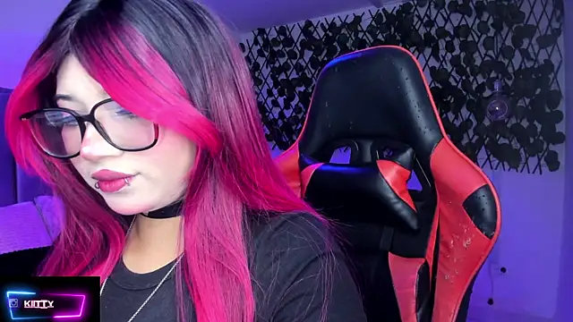 Kitty Gang online show from 02-14-26, 01:28