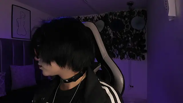 Kitty Gang online show from 06-05-26, 01:43