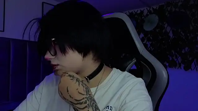 Kitty Gang online show from 05-21-26, 01:25