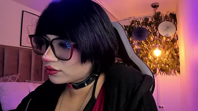 Kitty Gang online show from 04-28-26, 01:48