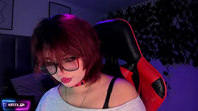 Kitty Gang online show from 10-15-25, 01:59