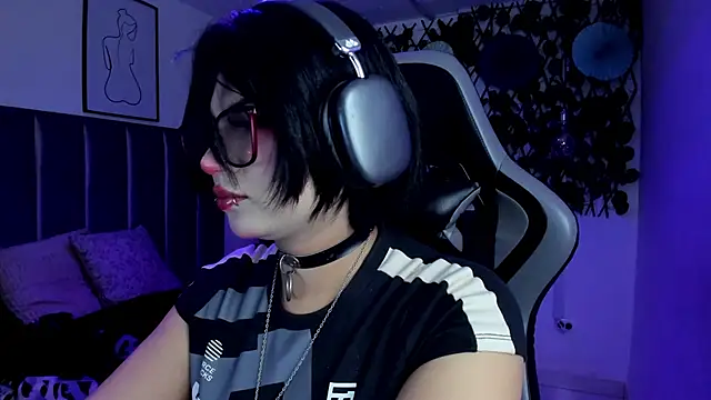 Kitty Gang online show from 06-30-26, 02:00