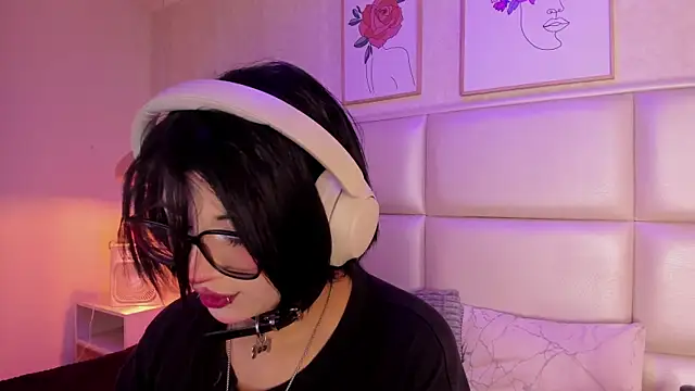 Kitty Gang online show from 07-17-26, 12:52
