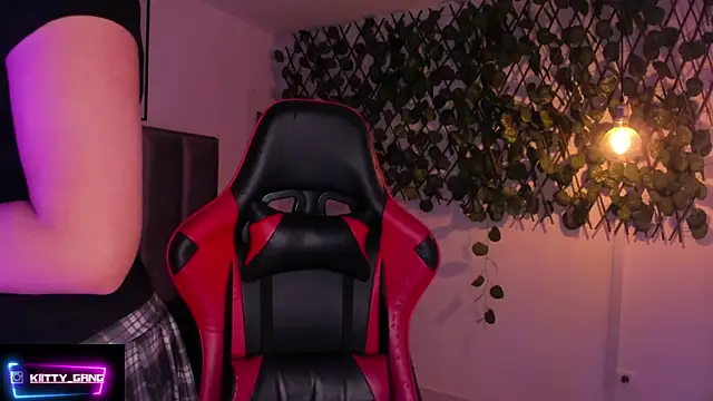 Kitty Gang online show from 09-24-25, 02:18