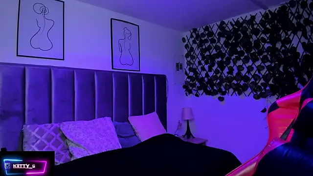 Kitty Gang online show from 02-24-26, 01:39