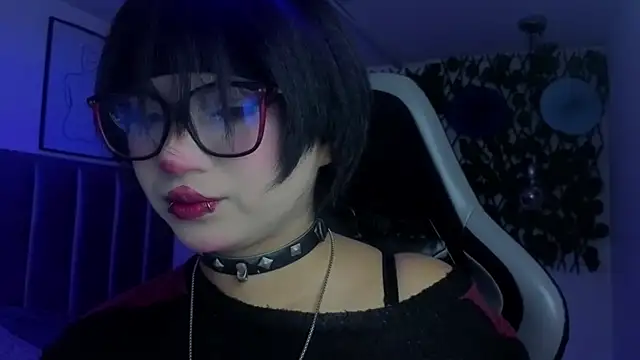 Kitty Gang online show from 05-12-26, 01:24