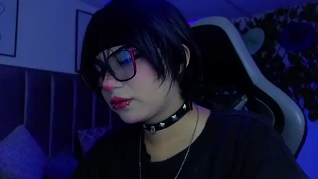 Kitty Gang online show from 05-06-26, 01:42