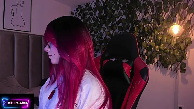 Kitty Gang online show from 09-09-25, 02:21