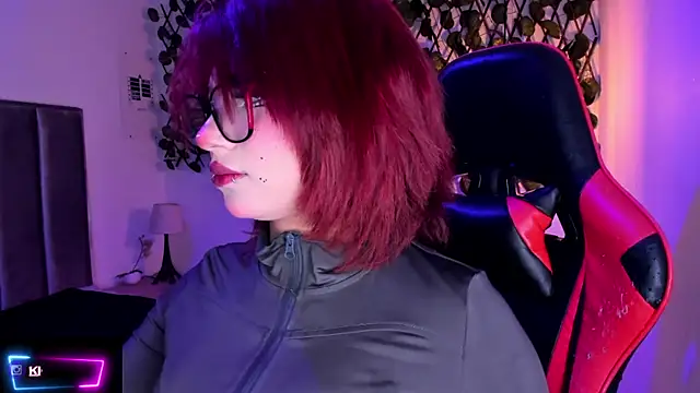 Kitty Gang online show from 10-29-25, 02:32