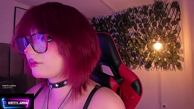 Kitty Gang online show from 09-27-25, 02:18