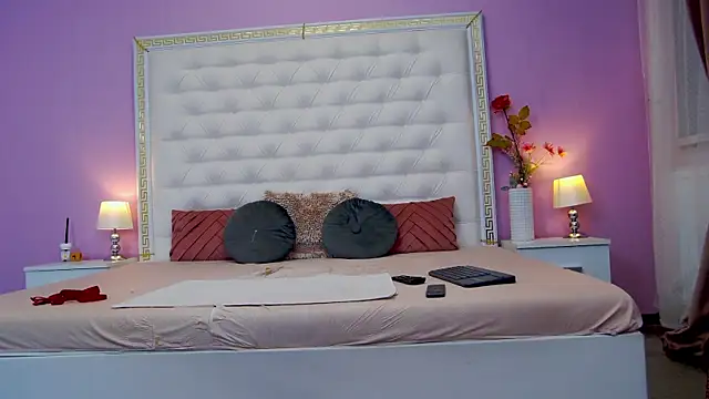 Lenna Paul online show from 09-29-25, 04:08