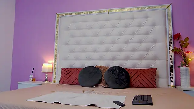 Lenna Paul online show from 09-25-25, 03:56