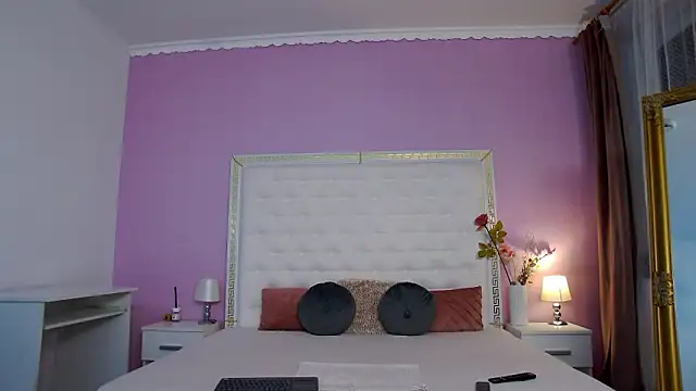 Lenna Paul online show from 02-13-26, 05:07