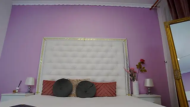 Lenna Paul online show from 11-20-25, 04:46