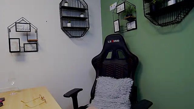 AngellaWhitte online show from 01-28-25, 09:08