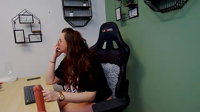 AngellaWhitte online show from 02-06-25, 05:51